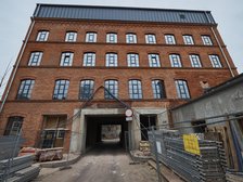 Elewacja z zabytkowej czerwonej cegły kamienicy przy ul. Tuwima 10 fot. Radosław Jóźwiak / UMŁ