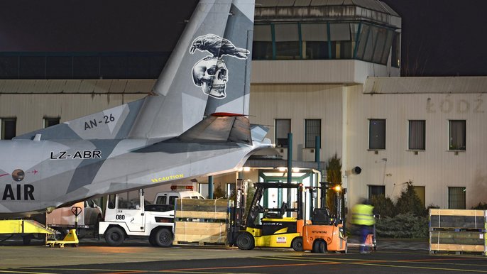 Fortepiany, bursztyn, części zamienne do statków, czy młoty i oszczepy na Igrzyska Olimpijskie to niektóre z towarów, które transportowane były przez łódzkie Cargo Fortepiany, bursztyn, części zamienne do statków, czy młoty i oszczepy na Igrzyska Olimpijskie to niektóre z towarów, które transportowane były przez łódzkie Cargo - mat. prasowe
