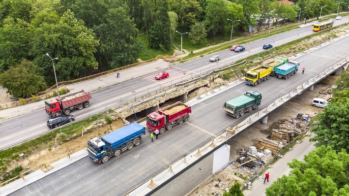 Próba obciążeniowa nowego wiaduktu Próba obciążeniowa nowego wiaduktu - mat. UMŁ