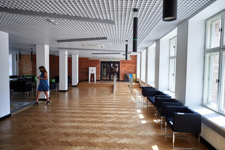 budynek Akademickiego Centrum Designu na Księżym Młynie