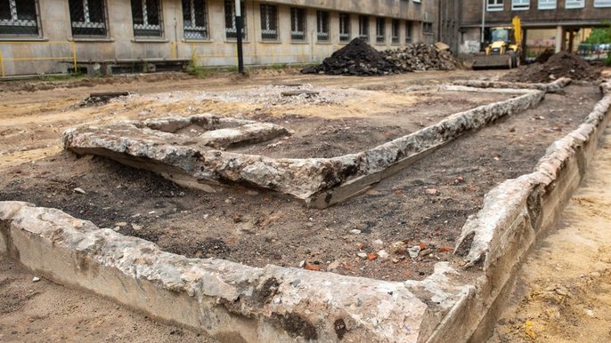 Fortyfikacje przeciwlotnicze z czasów wojny i pozostałości dawnej Fortyfikacje przeciwlotnicze z czasów wojny i pozostałości dawnej
