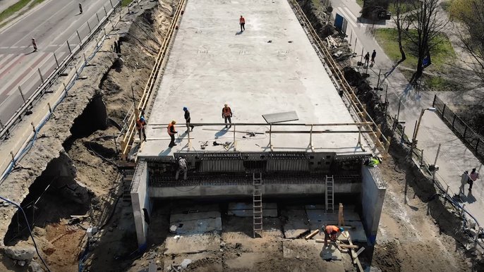 Na al. Rydza-Śmigłego stoi już pierwszy wiadukt Na al. Rydza-Śmigłego stoi już pierwszy wiadukt - mat. UMŁ