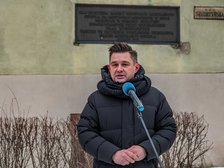 Przemawia przewodniczący Rady Miejskiej w Łodzi Marcin Gołaszewski fot. Patryk Wacławiak