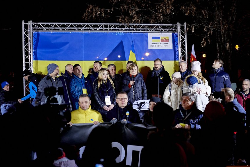 Marsz "Stop Wojnie!" na ul. Piotrkowskiej fot. Radosław Jóźwiak