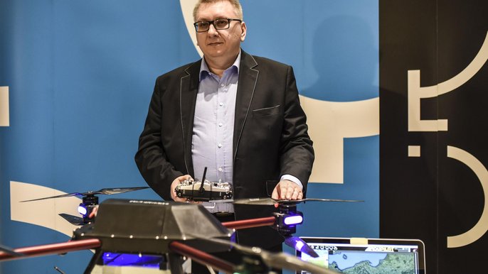 Jak podkreśla dr inż. Robert Cichowicz, przyrząd jest bardzo dokładny Jak podkreśla dr inż. Robert Cichowicz, przyrząd jest bardzo dokładny - fot. Jesika Ciapa / UMŁ