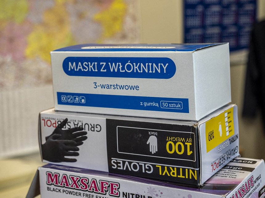 Do grona darczyńców dla służb mundurowych dołączyli właściciele łódzkich salonów kosmetycznych, fryzjerskich oraz tatuażu.