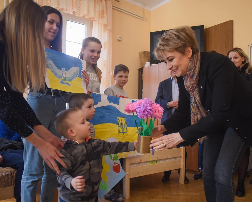 Na zdj. prezydent Hanna Zdanowska, Agata Kobylińska - Pełnomocniczka Prezydenta Miasta Łodzi, Piotr Rydzewski - szef kampanii Rodzina Jest dla Dzieci