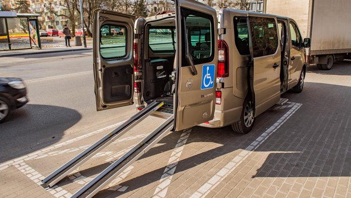 Nowe łazienki, auto do przewozu osób niepełnosprawnych, bezprzewodowy internet - to inwestycje dla seniorów w domach pomocy społecznej w 2017 r. I trzy razy więcej pieniędzy w 2018 r. Nowe łazienki, auto do przewozu osób niepełnosprawnych, bezprzewodowy internet - to inwestycje dla seniorów w domach pomocy społecznej w 2017 r. I trzy razy więcej pieniędzy w 2018 r. - fot. Radosław Żydowicz / UMŁ