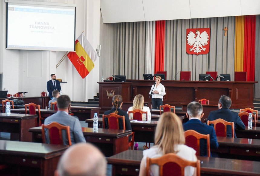 Prezydent Hanna Zadanowska otworzyła spotkanie eksperckie dla największych firm produkcyjnych w Łodzi poświęcone biznesowi w czasie pandemii. fot. Pawel Łacheta