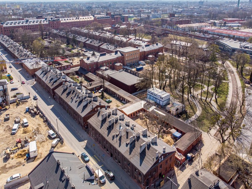 W czerwcu 2018 roku ruszył kolejny etap rewitalizacji osiedla - do końca 2021 roku modernizacji poddanych zostanie 29 budynków. fot. UMŁ