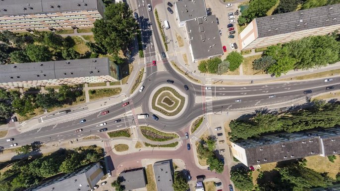 Przebudowa ul. Traktorowej będzie uzupełnieniem prac na ulicach Teofilowa. Po modernizacji Rojnej, Rydzowej i św. Teresy jest to kolejna ważna ulica, która stanowi główny dojazd do części mieszkaniowej osiedla. Przebudowa ul. Traktorowej będzie uzupełnieniem prac na ulicach Teofilowa. Po modernizacji Rojnej, Rydzowej i św. Teresy jest to kolejna ważna ulica, która stanowi główny dojazd do części mieszkaniowej osiedla.