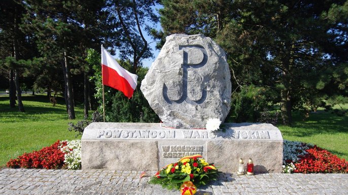 Przedstawiciele UMŁ złożyli kwiaty przed pomnikiem powstania warszawskiego na skwerze powstańców przy ul. Wojska Polskiego Przedstawiciele UMŁ złożyli kwiaty przed pomnikiem powstania warszawskiego na skwerze powstańców przy ul. Wojska Polskiego