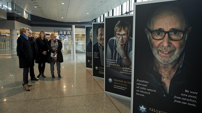 Część ekspozycji "Człowiek za burtą. Łodzianie 50 lat po Marcu" Część ekspozycji "Człowiek za burtą. Łodzianie 50 lat po Marcu" - fot. Radosław Jóźwiak / UMŁ