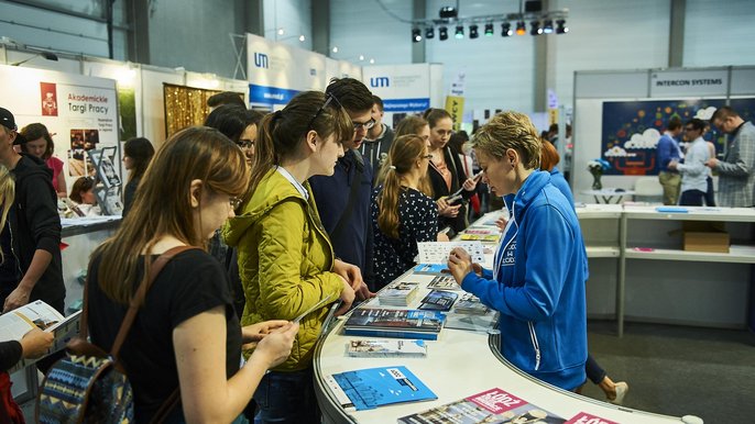 130 polskich i międzynarodowych firm, największych pracodawców z regionu łódzkiego szuka pracowników wśród łódzkich studentów i absolwentów - fot. Radosław Jóźwiak / UMŁ