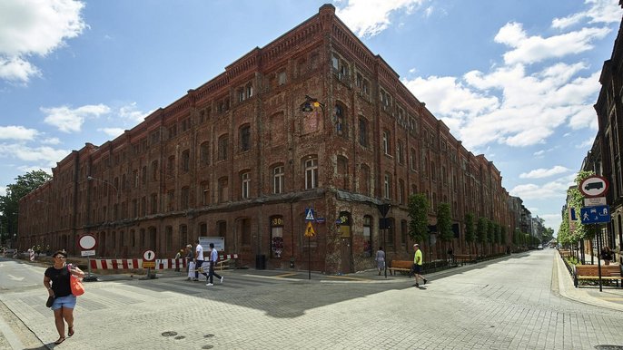 Koncepcja rewitalizacji famuł przy ul. Ogrodowej 24 zakłada, by była to nowoczesna przestrzeń o funkcji usługowej, hotelowej, biurowej oraz mieszkalnej z zachowanym postindustrialnym klimatem. Koncepcja rewitalizacji famuł przy ul. Ogrodowej 24 zakłada, by była to nowoczesna przestrzeń o funkcji usługowej, hotelowej, biurowej oraz mieszkalnej z zachowanym postindustrialnym klimatem. - fot. Radosław Jóźwiak / UMŁ