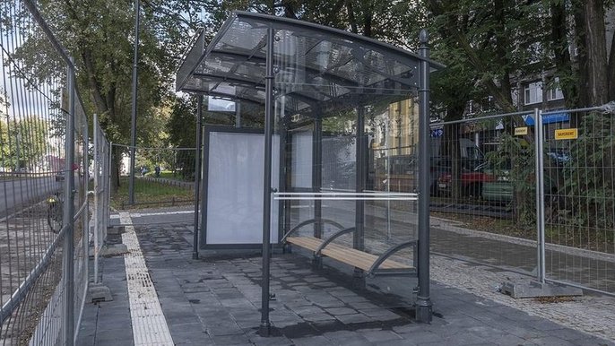 Nowa secesyjna wiata na al. Kościuszki przy al. Mickiewicza Nowa secesyjna wiata na al. Kościuszki przy al. Mickiewicza - fot. Sebastian Glapiński / UMŁ