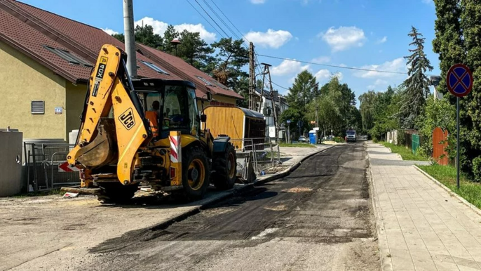 Prace ziemne przy budowie kanalizacji sanitarnej w Łagiewnikach. Prace ziemne przy budowie kanalizacji sanitarnej w Łagiewnikach. - Prace ziemne przy budowie kanalizacji sanitarnej w Łagiewnikach.