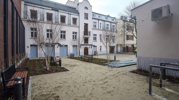 Kamienica przy ul. Tuwima 52 wyremontowana wraz z podwórzem Kamienica przy ul. Tuwima 52 wyremontowana wraz z podwórzem - fot. Stefan Brajter / UMŁ