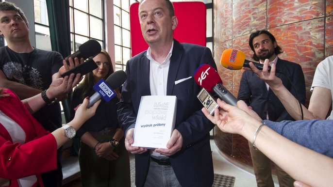 Łódź. Historia miasta poprzez wieki. Profesor Jarosław Kita prezentuje próbny wydruk pierwszego tomu. Łódź. Historia miasta poprzez wieki. Profesor Jarosław Kita prezentuje próbny wydruk pierwszego tomu.