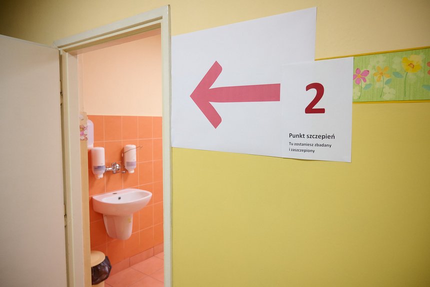 Punkt szczepień w Miejskim Centrum Medycznym "Bałuty" przy ul. Wielkopolskiej 55 fot. Sebastian Glapiński / UMŁ