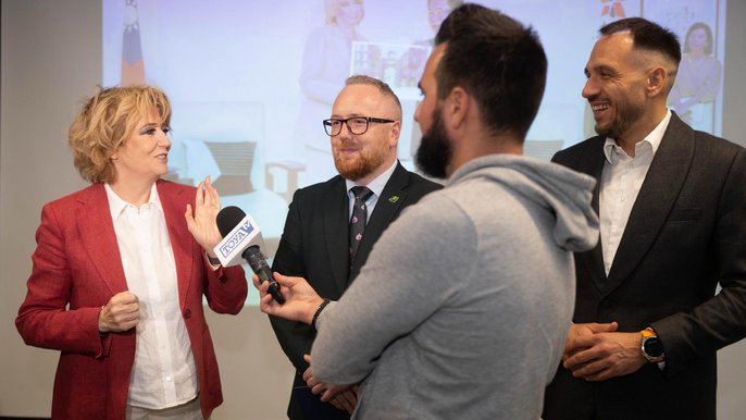  - Prezydent Hanna Zdanowska udzielająca wywiadu.