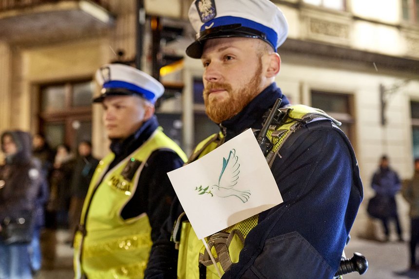 Marsz "Stop Wojnie!" na ul. Piotrkowskiej fot. Radosław Jóźwiak