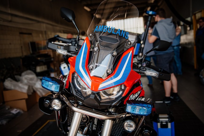 W najbliższych dniach na łódzkie ulice wyjadą dwie motokaretki, czyli motocykle wyposażone prawie tak, jak ambulans. fot. Radosław Żydowicz