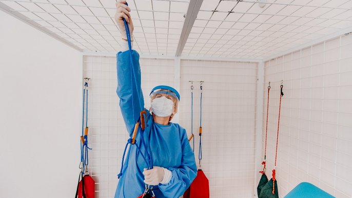 Pacjenci korzystający z zabiegów rehabilitacyjnych w miejskich przychodniach muszą być przygotowani na wzmożony reżim sanitarny w związku z trwającą pandemią koronawirusa. Pacjenci korzystający z zabiegów rehabilitacyjnych w miejskich przychodniach muszą być przygotowani na wzmożony reżim sanitarny w związku z trwającą pandemią koronawirusa. - fot. UMŁ