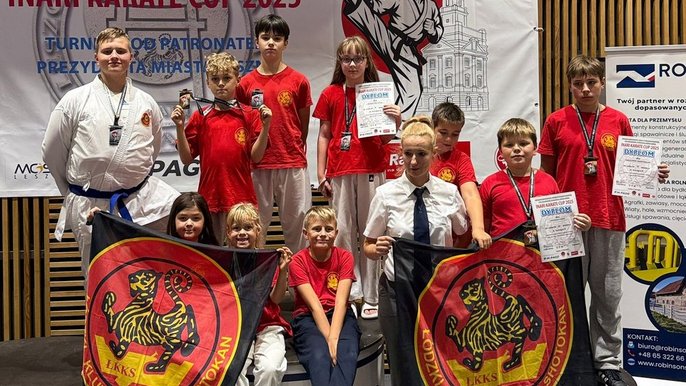 - Zawodnicy klubu ŁKKShotokan z medalami
