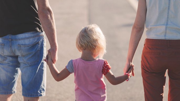 Kandydaci na rodziców zastępczych muszą zdecydować, jaką rodzinę chcą założyć, czyli niezawodową, zawodową, a może specjalistyczną lub pogotowie rodzinne Kandydaci na rodziców zastępczych muszą zdecydować, jaką rodzinę chcą założyć, czyli niezawodową, zawodową, a może specjalistyczną lub pogotowie rodzinne - fot. CC0 license
